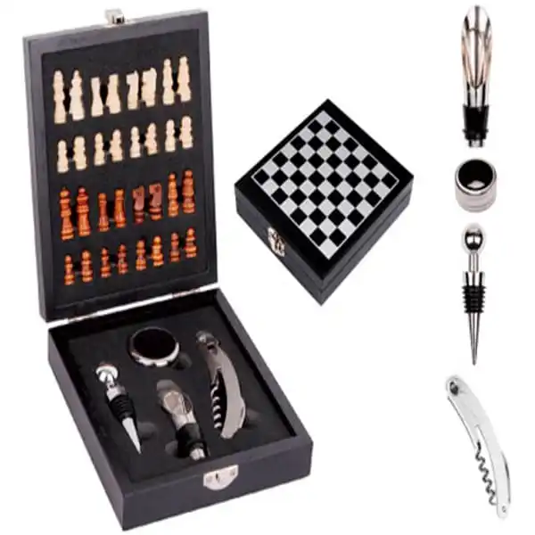 Kit Vinho 4 Peças com Jogo de Xadrez Personalizado